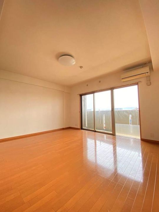 福岡県糟屋郡志免町別府北1丁目の賃貸マンションの居間