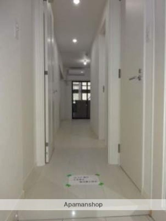 福岡県福岡市中央区舞鶴1丁目の賃貸マンションの玄関