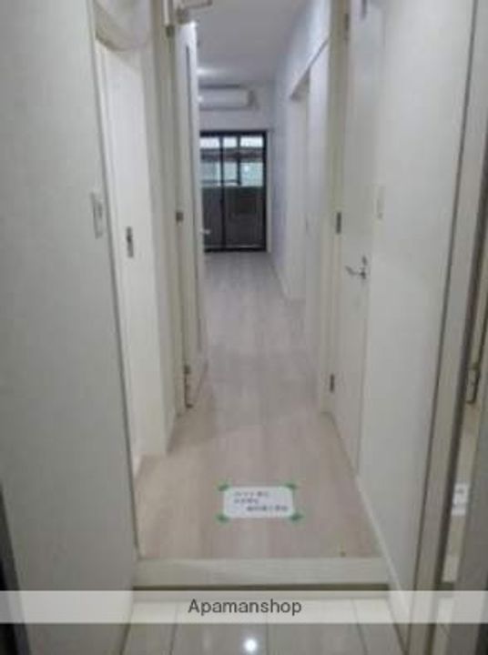 福岡県福岡市中央区舞鶴1丁目の賃貸マンションの玄関