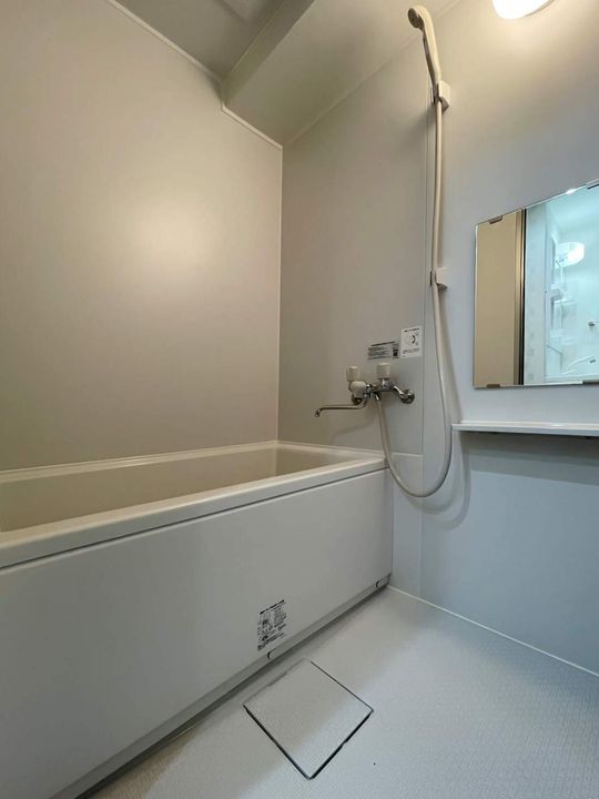 チュリス川端の風呂