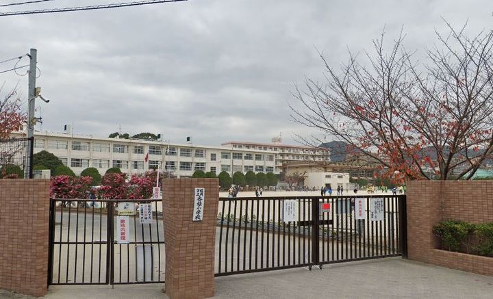 福岡県福岡市東区香椎2丁目の賃貸アパートの周辺