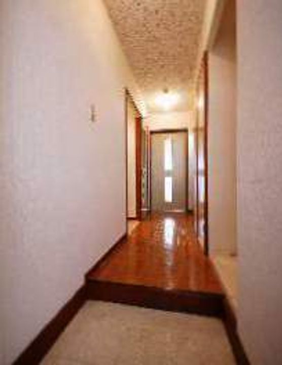 福岡県福岡市東区大字上和白の賃貸マンションの玄関