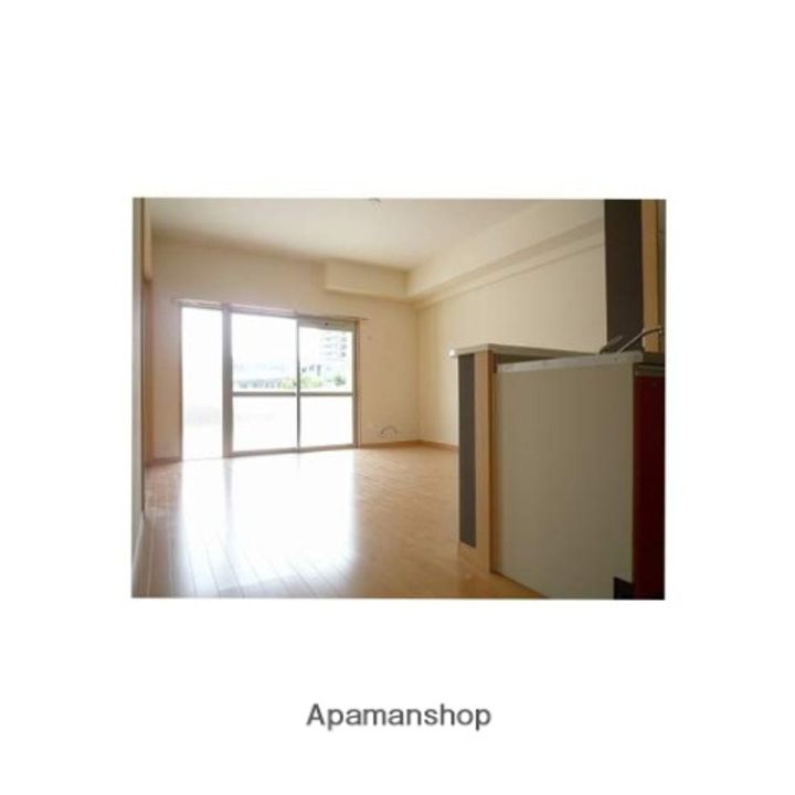 ハーベスト丸新開の居間