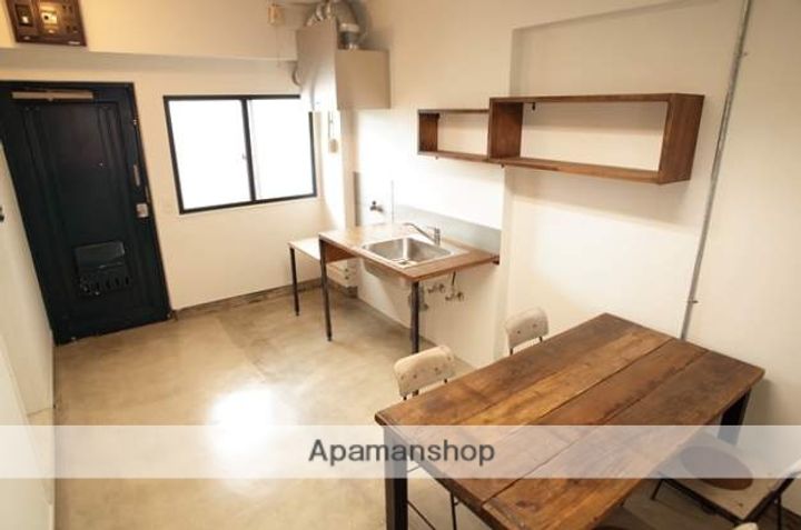 福岡県福岡市中央区赤坂2丁目の賃貸マンションの玄関