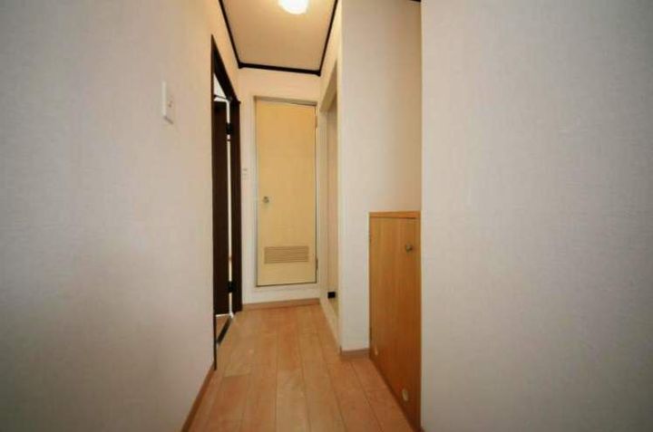 福岡県福岡市中央区草香江1丁目の賃貸マンションの玄関