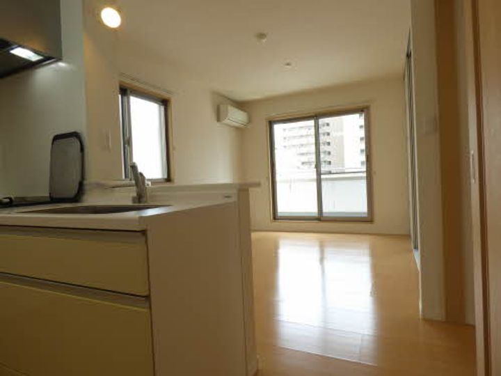 福岡県福岡市中央区荒戸1丁目の賃貸マンションの居間