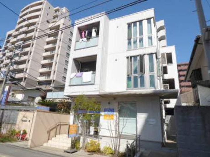 福岡県福岡市中央区荒戸1丁目の賃貸マンションの外観