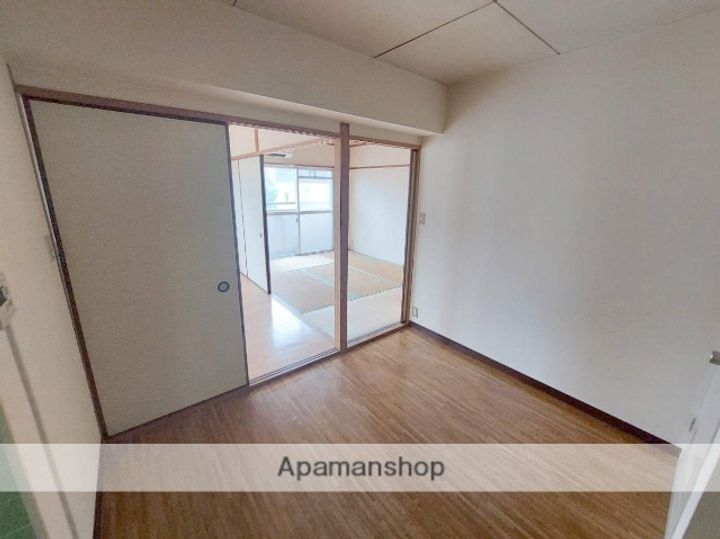 福岡県福岡市東区若宮1丁目の賃貸マンションの居間