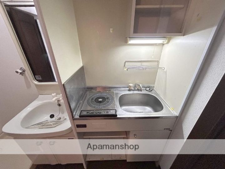 福岡県福岡市中央区荒戸2丁目の賃貸マンションのキッチン