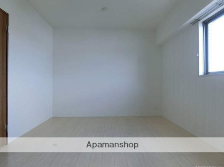 福岡県糟屋郡粕屋町仲原1丁目の賃貸マンションの内装