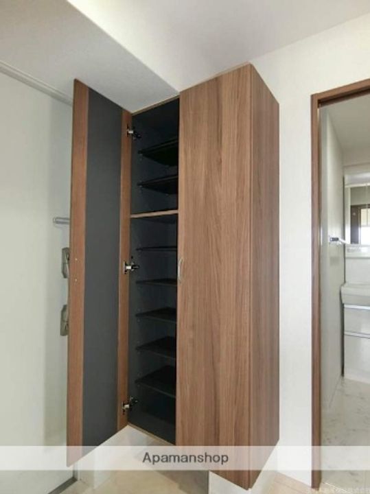 福岡県糟屋郡粕屋町仲原1丁目の賃貸マンションの内装