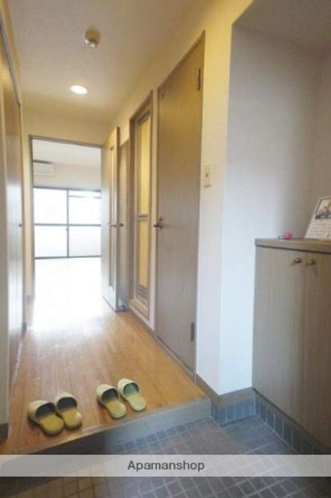 福岡県福岡市中央区警固2丁目の賃貸マンションの玄関