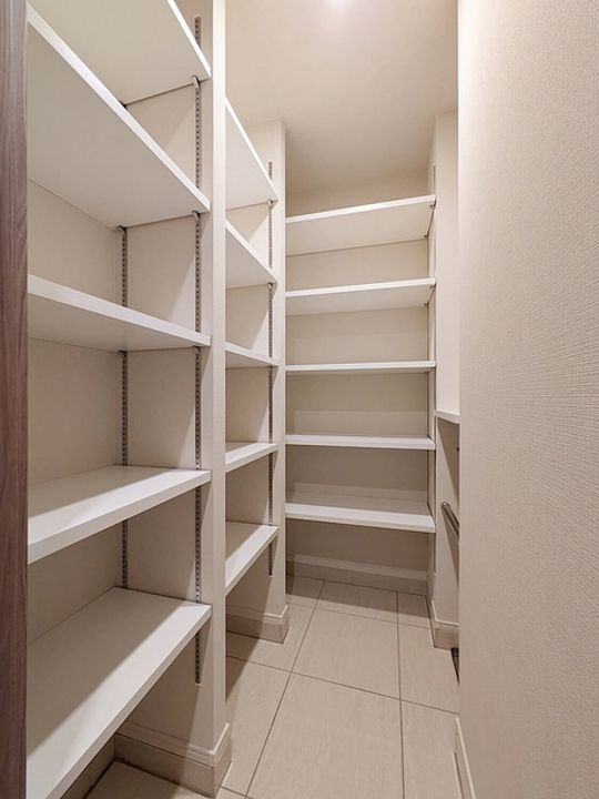 福岡県福岡市中央区荒戸1丁目の賃貸マンションの内装