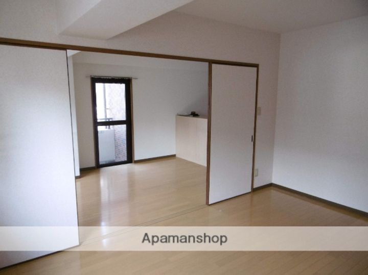 福岡県福岡市中央区大手門3丁目の賃貸マンションの居間