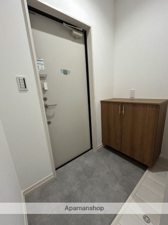 福岡県福岡市東区香椎1丁目の賃貸アパートの玄関