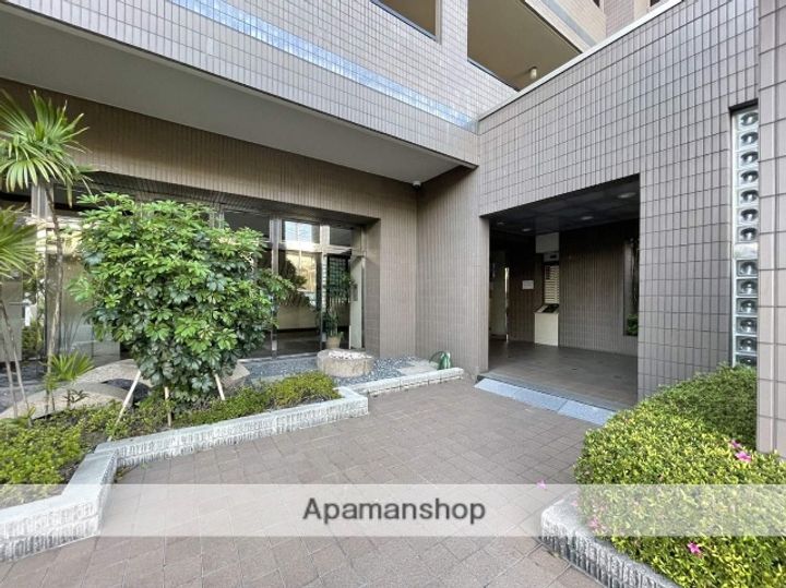 サーパス博多駅前の外観