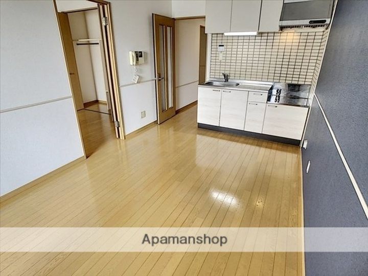 福岡県福岡市博多区博多駅南5丁目の賃貸マンションの居間