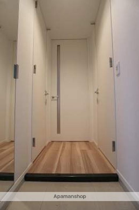 福岡県福岡市博多区博多駅南2丁目の賃貸マンションの玄関