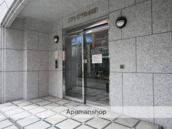 エステート・モア平尾山荘通りの外観
