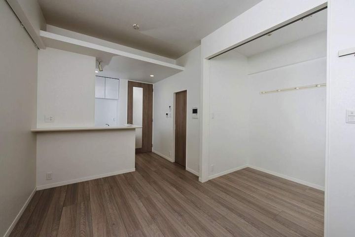 福岡県福岡市博多区東光2丁目の賃貸マンションの居間