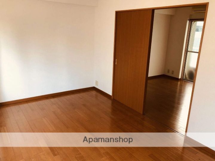 福岡県福岡市博多区博多駅南3丁目の賃貸マンションの居間