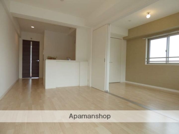 福岡県福岡市博多区博多駅南5丁目の賃貸マンションの居間