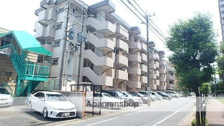 エメラルドマンション比恵の外観