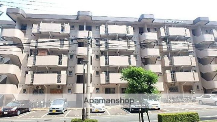 エメラルドマンション比恵の外観