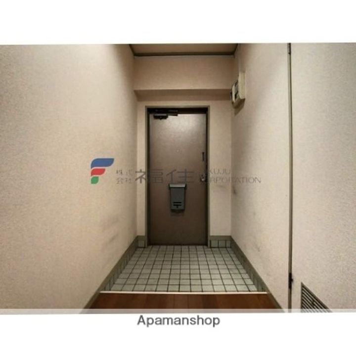 三基ビルの玄関