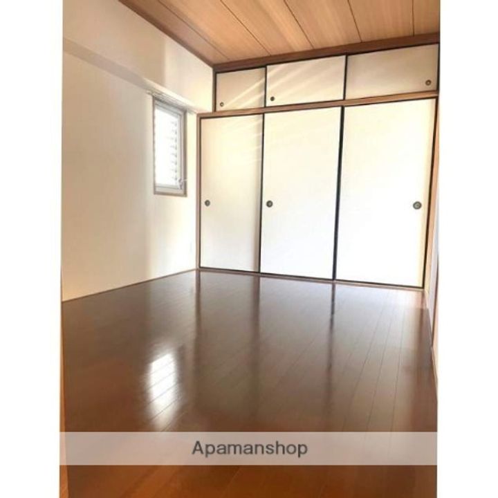 メゾンドール桜坂 の居間