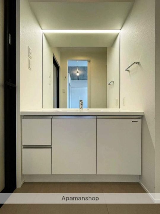 ナビールコート警固の内装