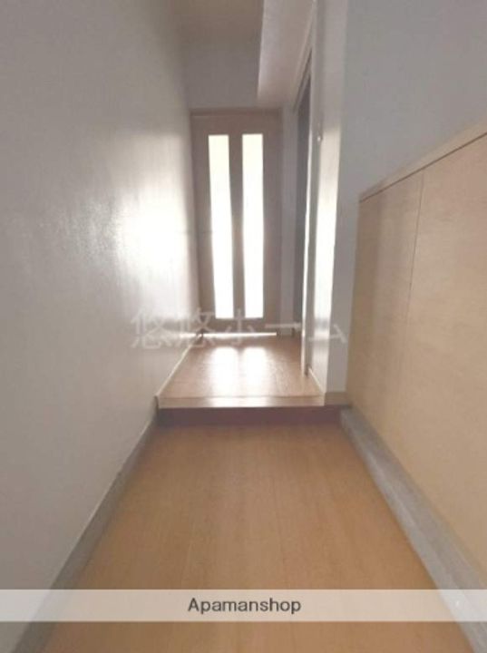 津村ビルの玄関