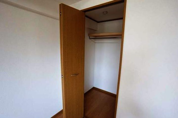 ホワイトバレー八幡駅前の内装