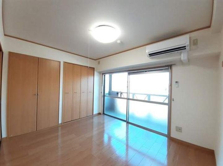 エス・テイト外園の居間