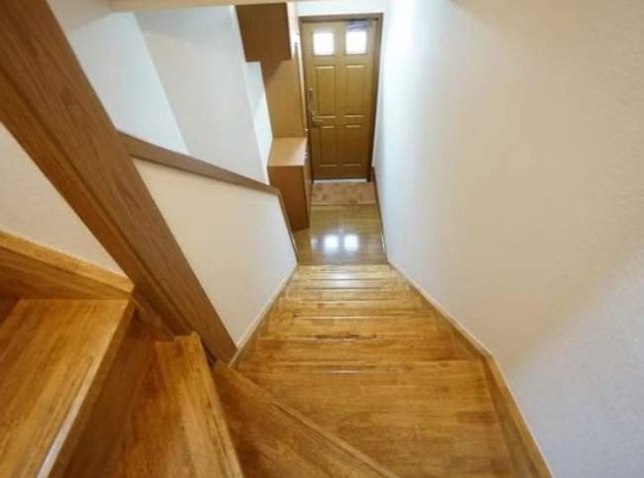 クレストールの玄関