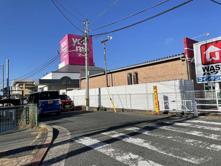 クレストールの周辺