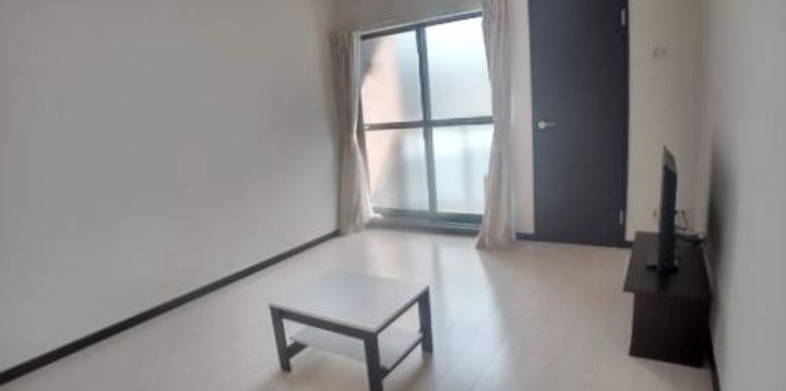 レオネクストアリエッタ桜橋102の居間