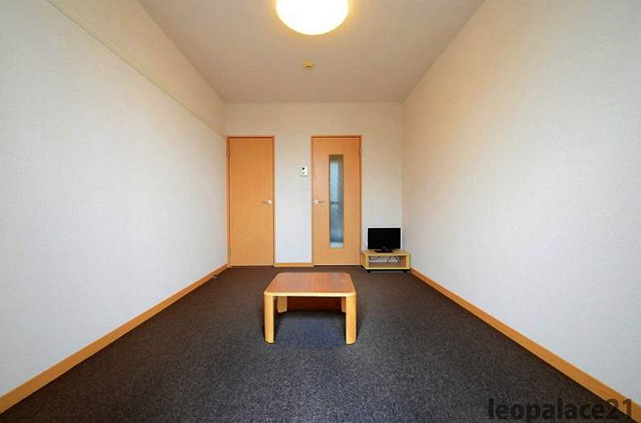 レオパレスKAZUの居間