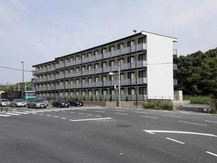 レオパレスローリス八幡405の外観