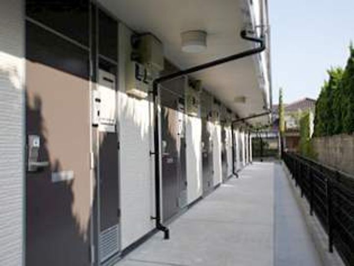 レオパレス城野の玄関