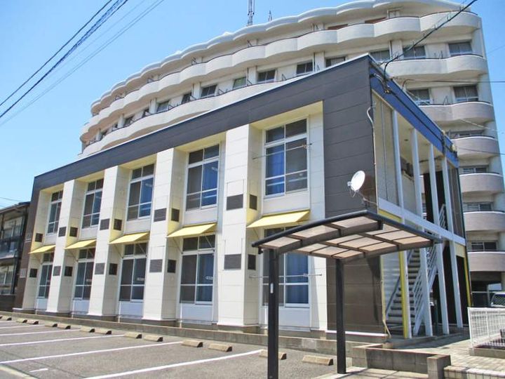 レオパレスルミエール202の外観