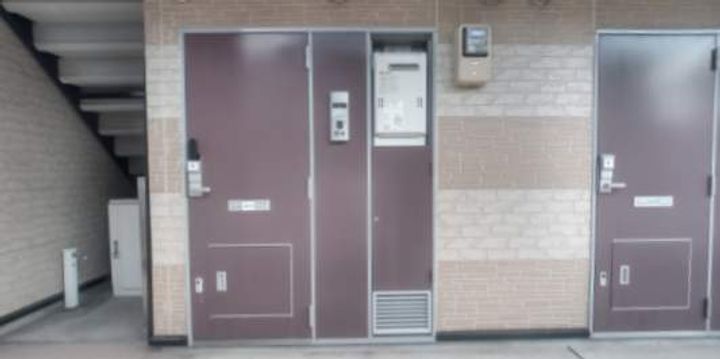 レオパレスアネックスOOBAⅡ103の玄関