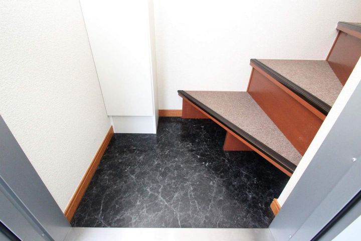 レオネクスト日明204の内装