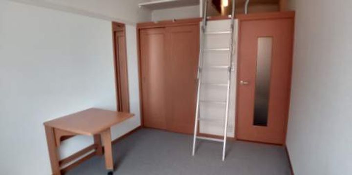 レオパレスTAKAYAMAの居間