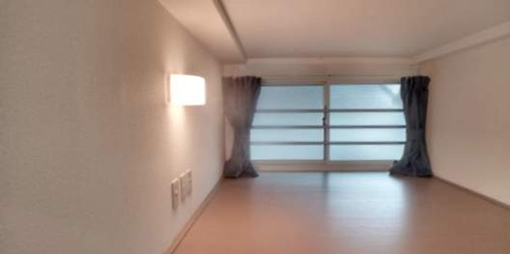 レオパレスサン今町105の居間