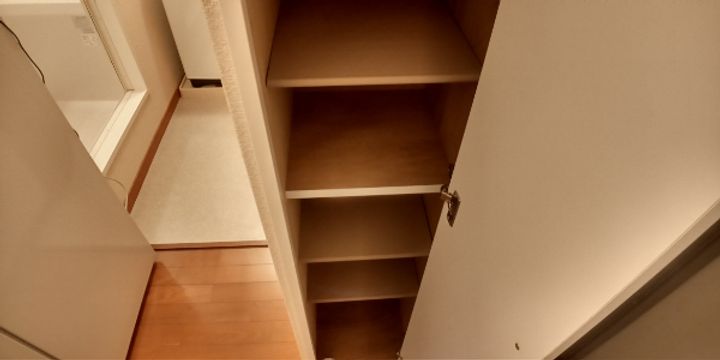 レオパレス星&ナミ K10の玄関