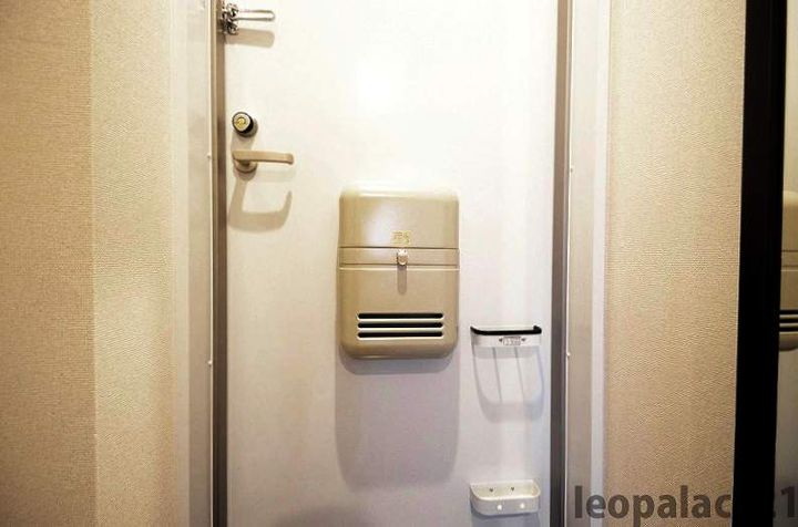 レオネクスト沖台202の玄関