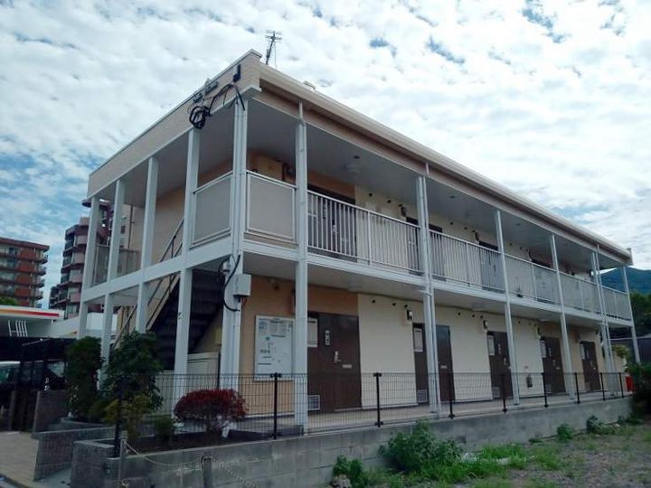 レオパレスアップヒル陣山205の外観