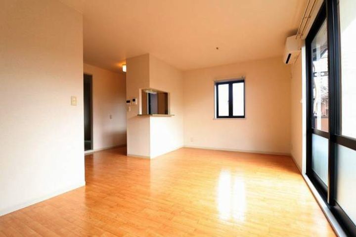 レシェンテ徳力 A棟の居間