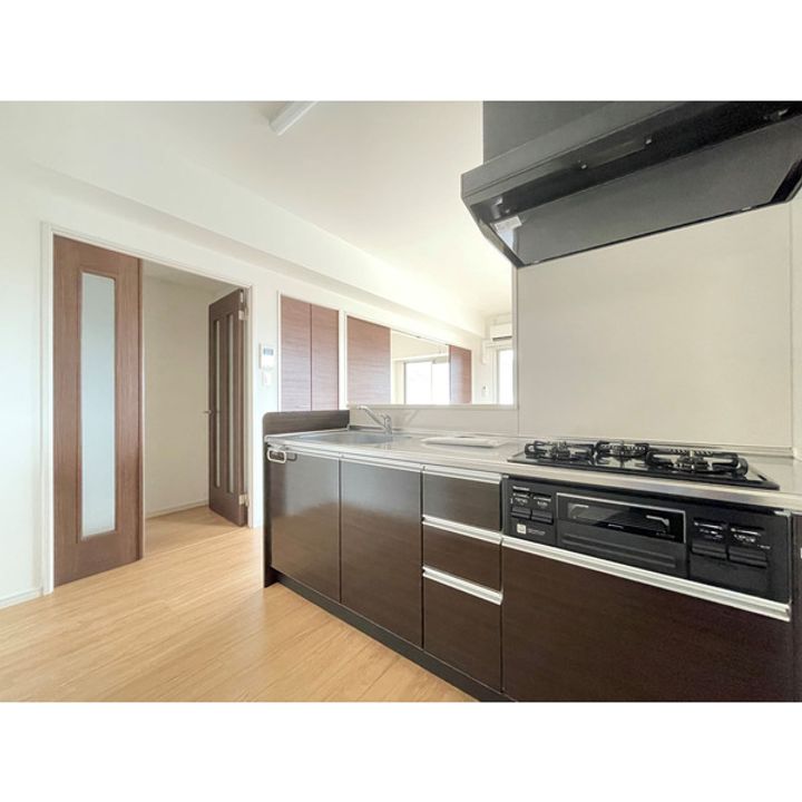 福岡県北九州市小倉北区上富野3丁目の賃貸マンションの内装